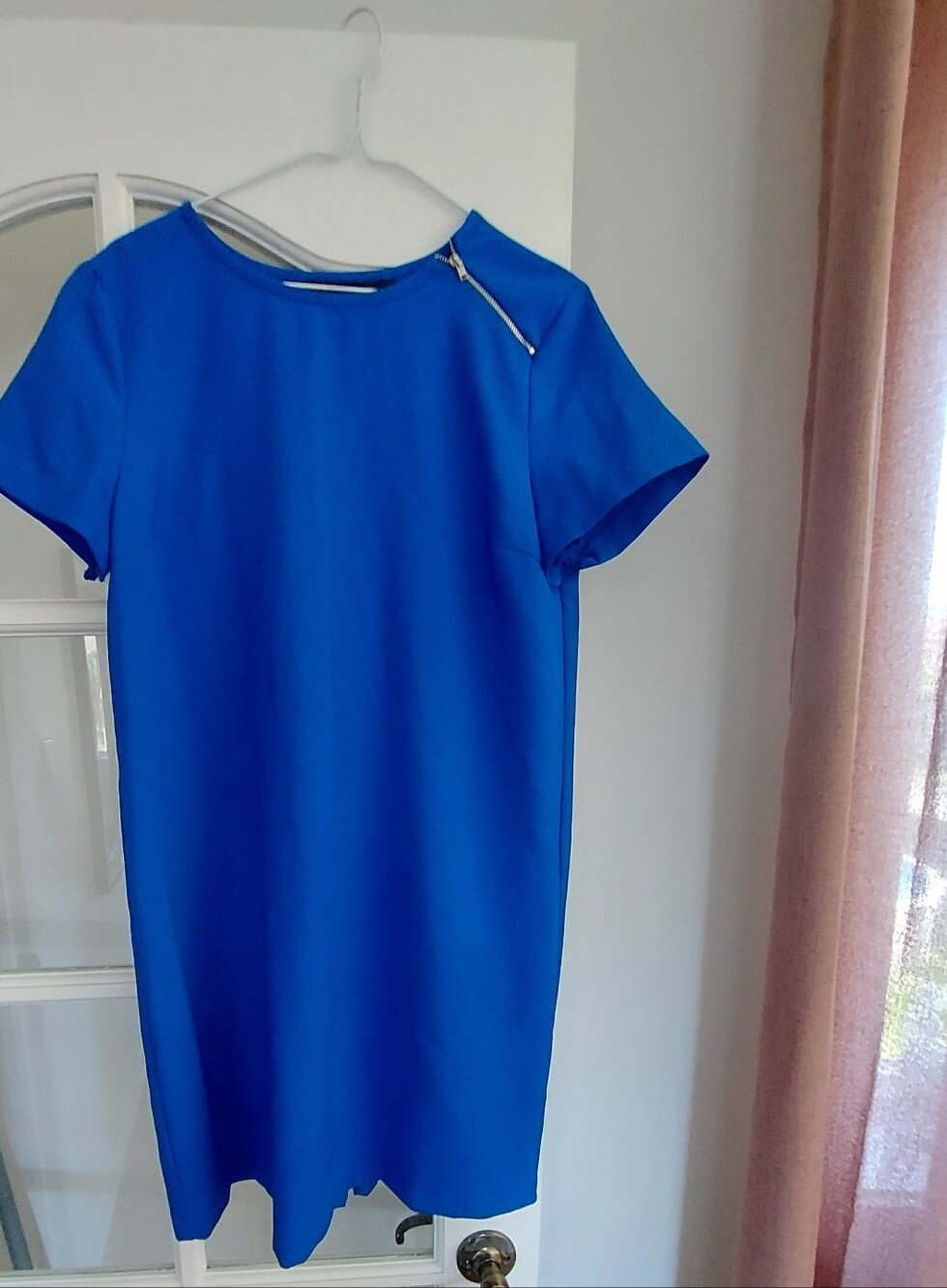 Gorgeous Zara Short-Sleeve Shift Dress in Royal Blue